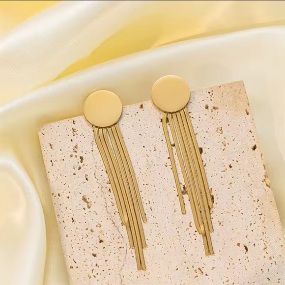 18k Gold plated stainless steel Earrings - Picture 6 of 7